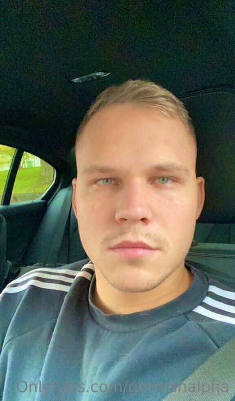 Nacktes geleaktes OnlyFans-Foto von Germanalpha