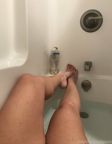 Nacktes geleaktes OnlyFans-Foto von Lilsmirk