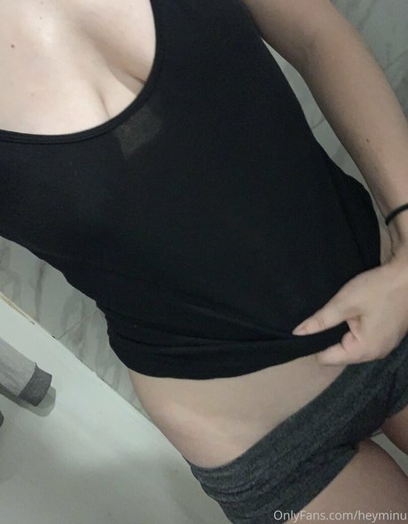 Nacktes geleaktes OnlyFans-Foto von Heyminu