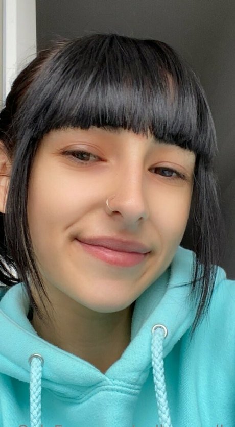 Nacktes geleaktes OnlyFans-Foto von Pollysmalls