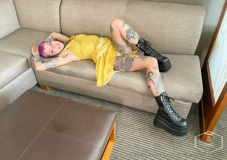 Nacktes geleaktes OnlyFans-Foto von Travelswithgrey