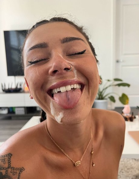 Nacktes geleaktes OnlyFans-Foto von Miya Blacked