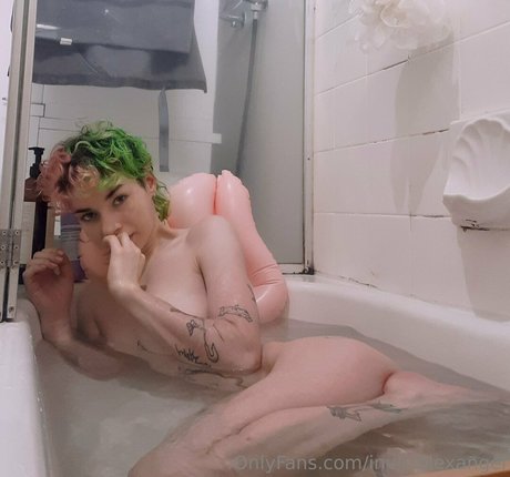Nacktes geleaktes OnlyFans-Foto von Invisiblexangel