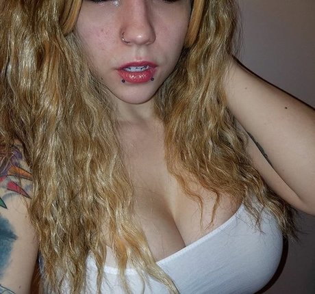 Nacktes geleaktes OnlyFans-Foto von Midnightfox328