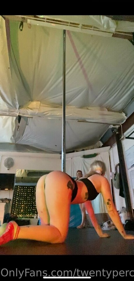 Nacktes geleaktes OnlyFans-Foto von Twentypercentdisgusting
