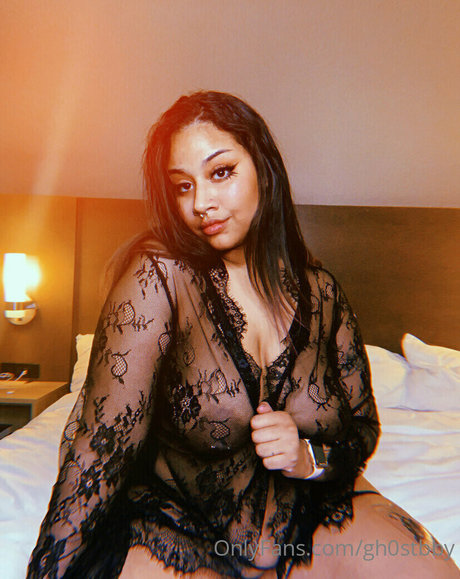 Nacktes geleaktes OnlyFans-Foto von Gh0stbby