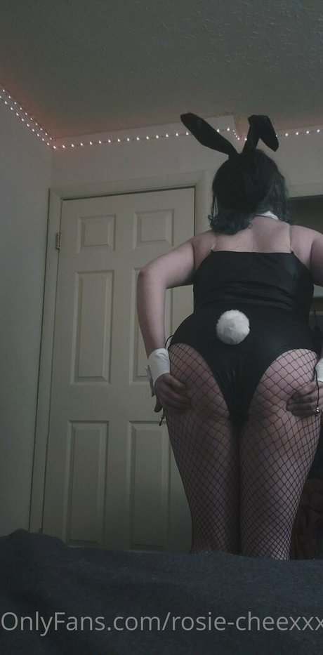 Rosiecheexxx