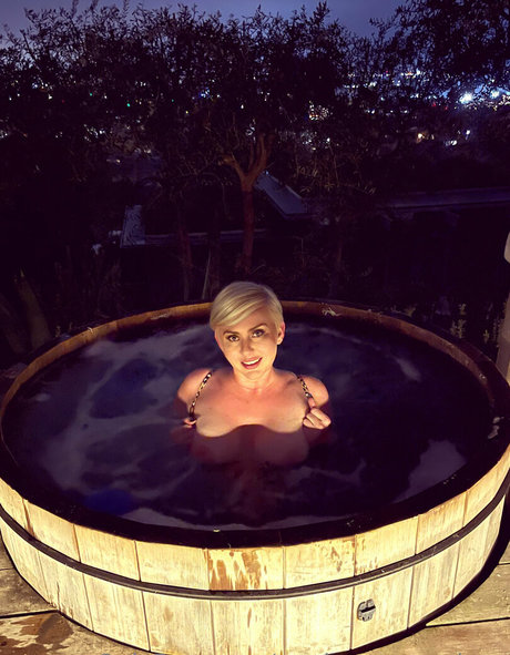 Nacktes geleaktes OnlyFans-Foto von Madamgenevieve