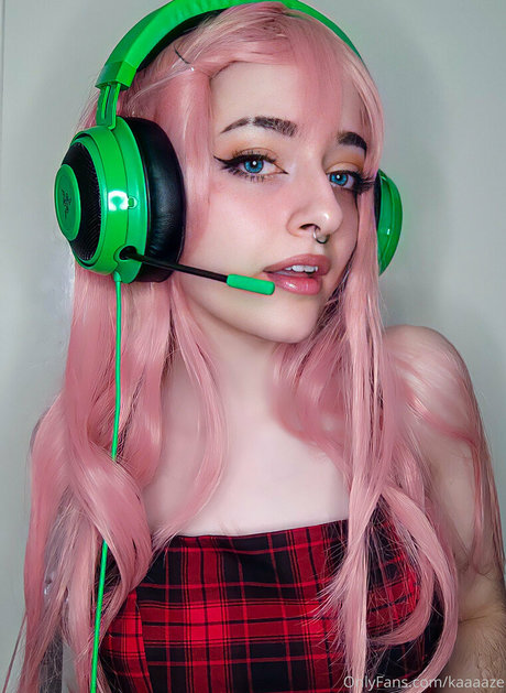Nacktes geleaktes OnlyFans-Foto von Kaaaaze