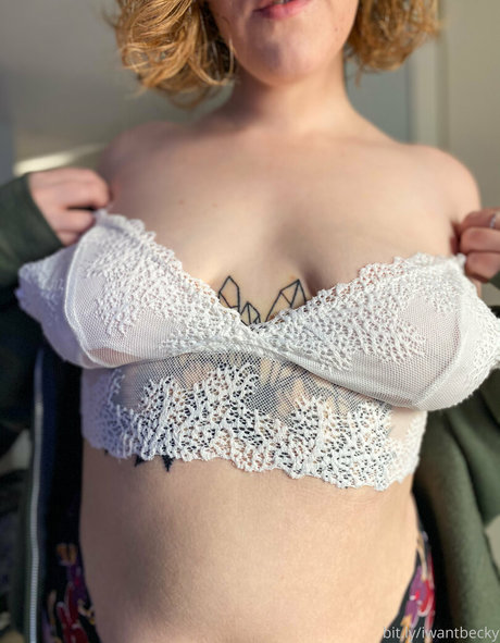 Nacktes geleaktes OnlyFans-Foto von Beckyfree