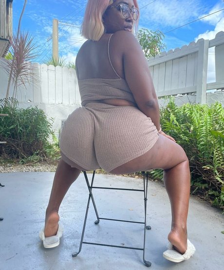 Nacktes geleaktes OnlyFans-Foto von Maseratixxx