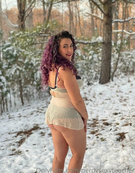 Nacktes geleaktes OnlyFans-Foto von Nerdysexyteacher
