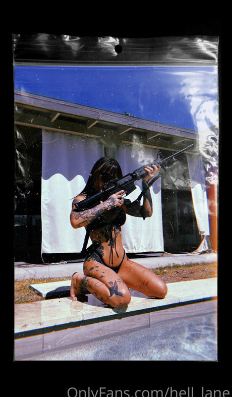 Nacktes geleaktes OnlyFans-Foto von Helllane