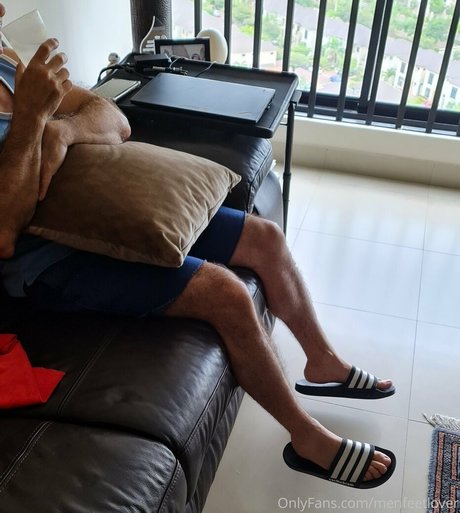 Nacktes geleaktes OnlyFans-Foto von Menfeetlover
