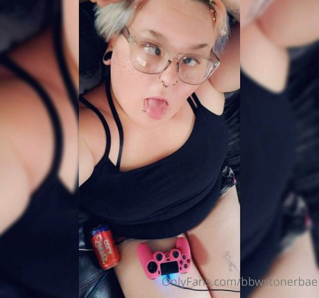 Bbwstonerdoll