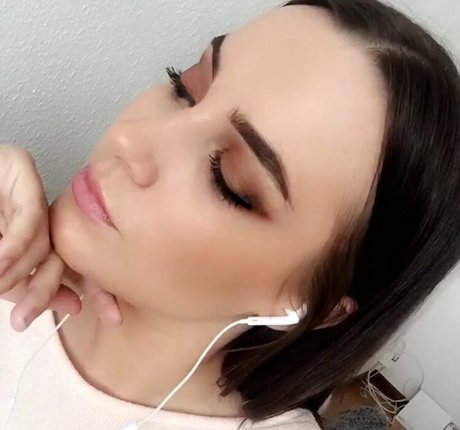 Nacktes geleaktes OnlyFans-Foto von Katrina Maria
