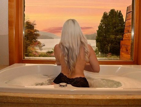 Nacktes geleaktes OnlyFans-Foto von Lolaaleiva