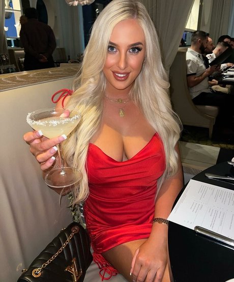 Nacktes geleaktes OnlyFans-Foto von Ninaraee