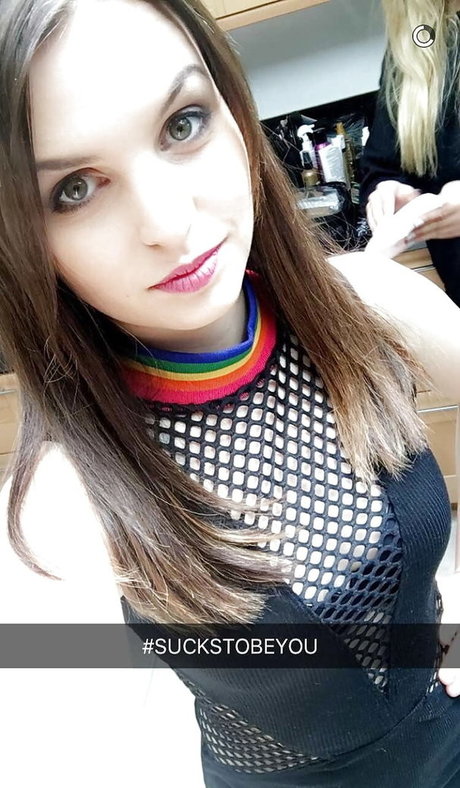 Nacktes geleaktes OnlyFans-Foto von Emma Blackery
