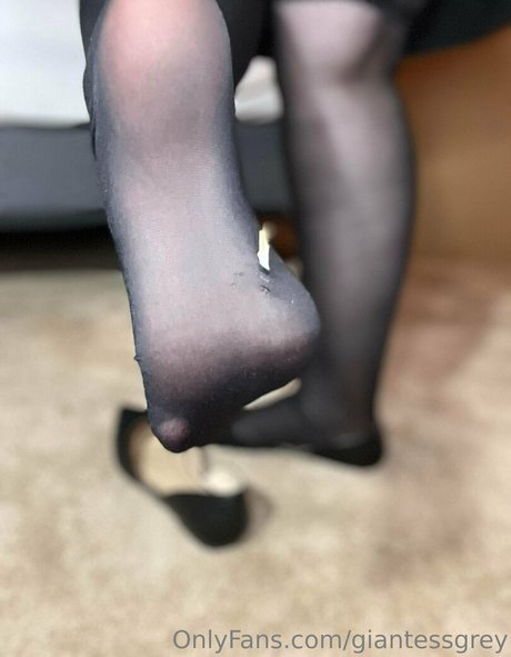 Nacktes geleaktes OnlyFans-Foto von Giantessgrey