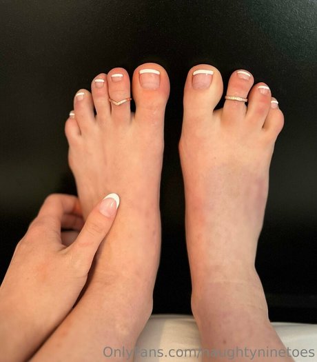 Nacktes geleaktes OnlyFans-Foto von Naughtyninetoes