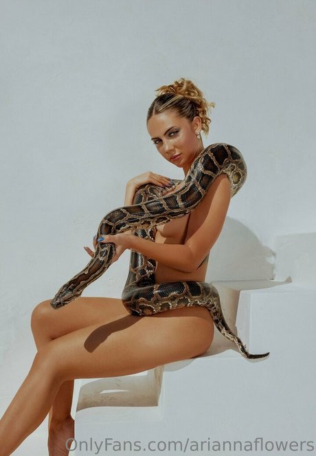 Nacktes geleaktes OnlyFans-Foto von Arianna Flowers