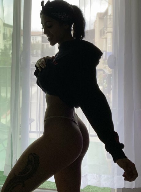 Nacktes geleaktes OnlyFans-Foto von Shewolftribe
