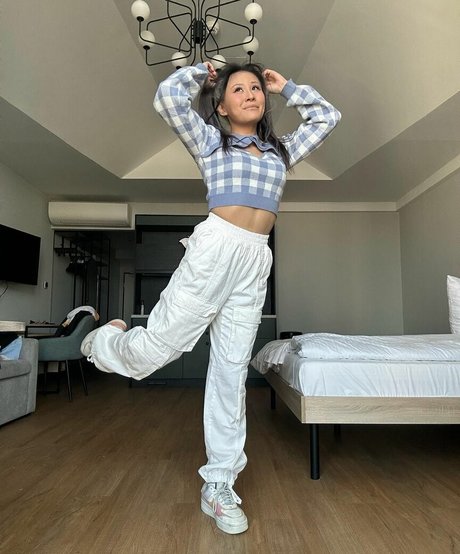 Nacktes geleaktes OnlyFans-Foto von Yinsu Collins