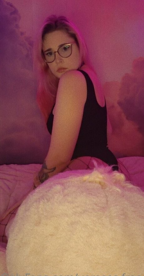 Nacktes geleaktes OnlyFans-Foto von Verosesfree