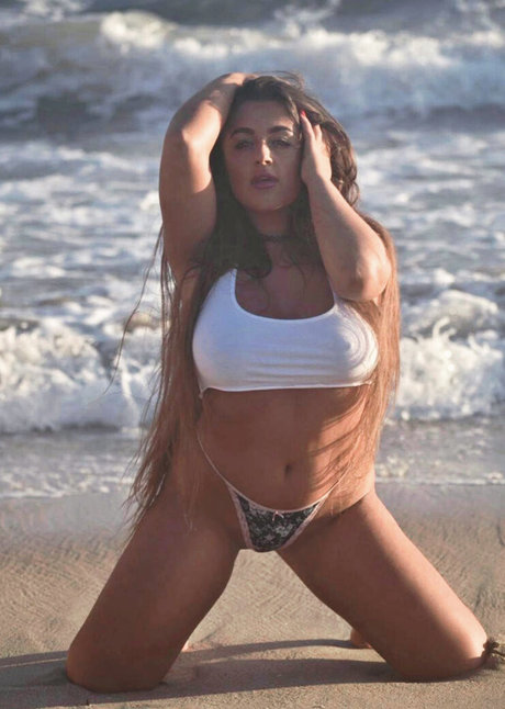 Nacktes geleaktes OnlyFans-Foto von Nikiamarshalll