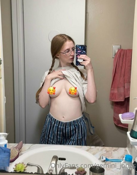 Nacktes geleaktes OnlyFans-Foto von Geminijones