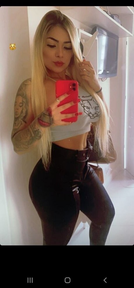 Nacktes geleaktes OnlyFans-Foto von Isatainaa