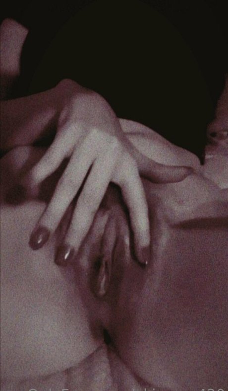 Nacktes geleaktes OnlyFans-Foto von Akiraaaa420