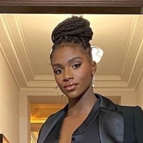 Nacktes geleaktes OnlyFans-Foto von Dina Asher Smith