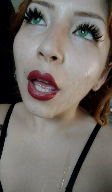 Nacktes geleaktes OnlyFans-Foto von Awabendita