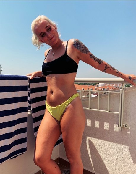 Nacktes geleaktes OnlyFans-Foto von Izzy2505
