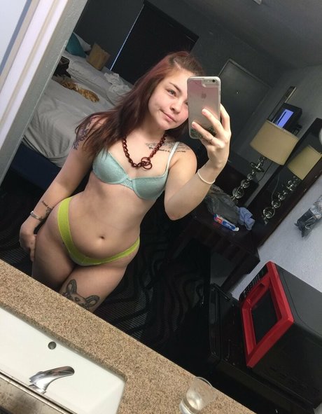 Nacktes geleaktes OnlyFans-Foto von Demonicdollyyysfw