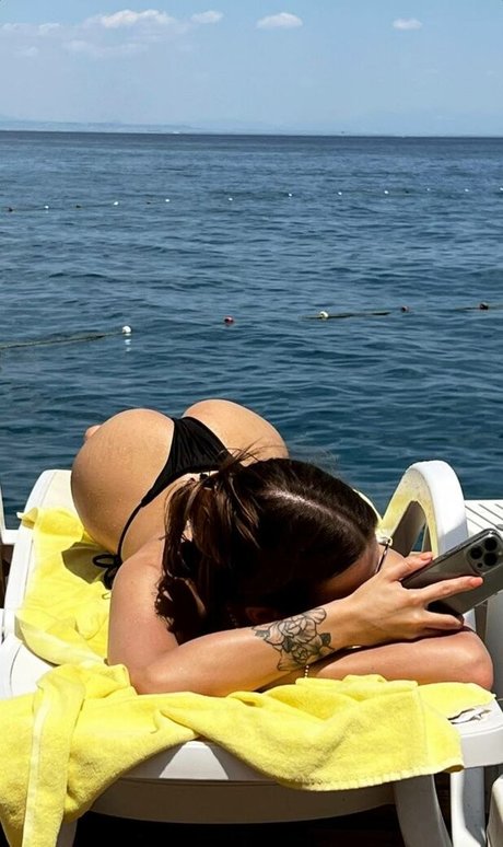 Nacktes geleaktes OnlyFans-Foto von Tinamayer