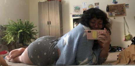 Nacktes geleaktes OnlyFans-Foto von Beantastic