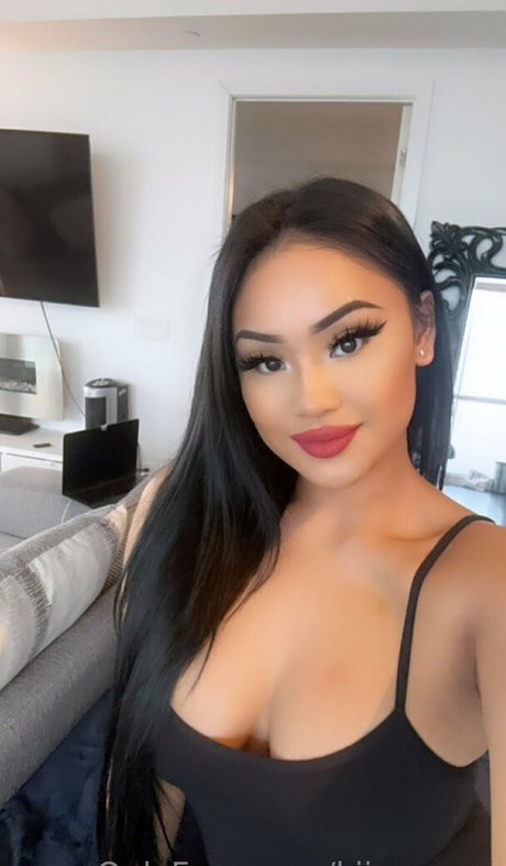 Nacktes geleaktes OnlyFans-Foto von Kiimmmyr