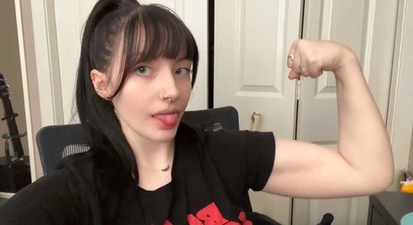 Nacktes geleaktes OnlyFans-Foto von Nsfwgoth
