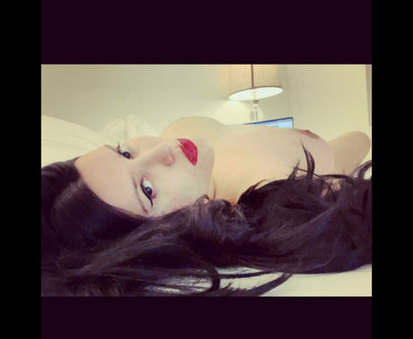 Nacktes geleaktes OnlyFans-Foto von Minkafox