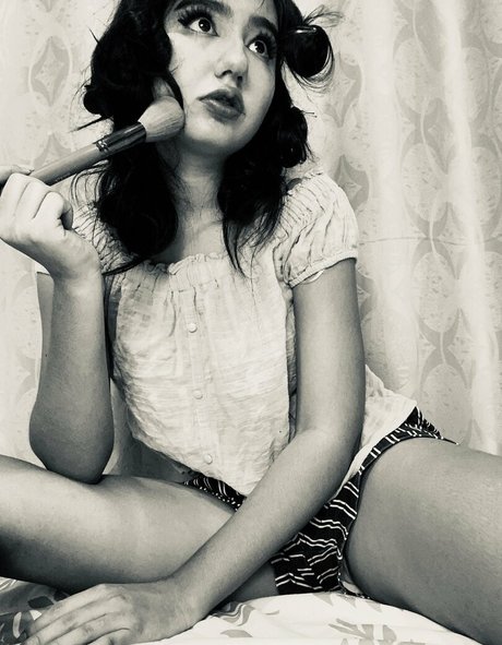 Nacktes geleaktes OnlyFans-Foto von Ooficialanie