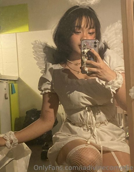 Nacktes geleaktes OnlyFans-Foto von Iadivinecomedie