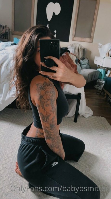 Nacktes geleaktes OnlyFans-Foto von Babybsmitten