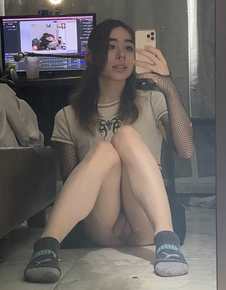 Nacktes geleaktes OnlyFans-Foto von Babyusagiii