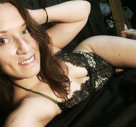 Nacktes geleaktes OnlyFans-Foto von Infernal Aphrodite