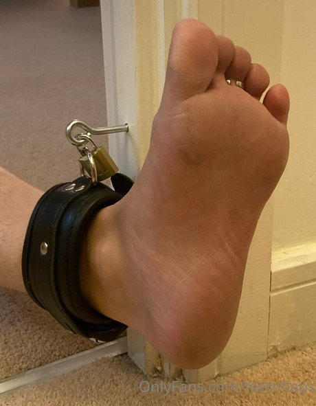Nacktes geleaktes OnlyFans-Foto von Feetnflaps