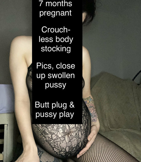 Nacktes geleaktes OnlyFans-Foto von Pregnant2020