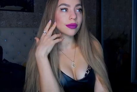 Nacktes geleaktes OnlyFans-Foto von Girlhomealone